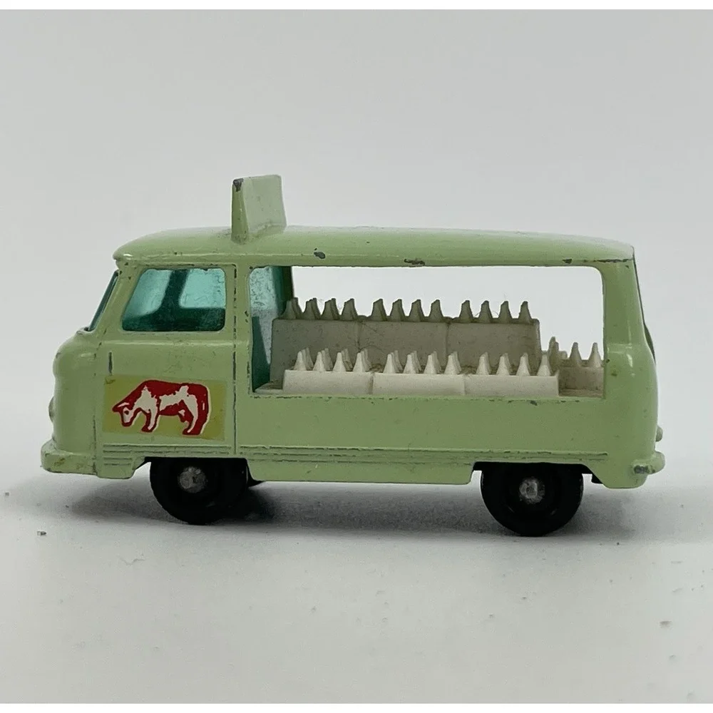 Matchbox Lesney No 21 Commer Bottle Float Milk Van in Butter Bean Green 1961 Vtg